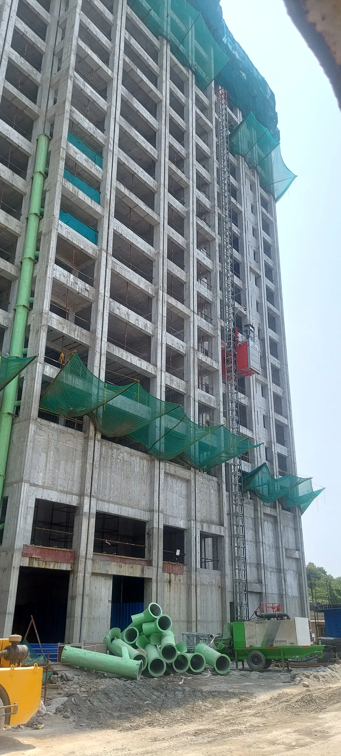 Passenger Hoist Urbana Site Pic (2)